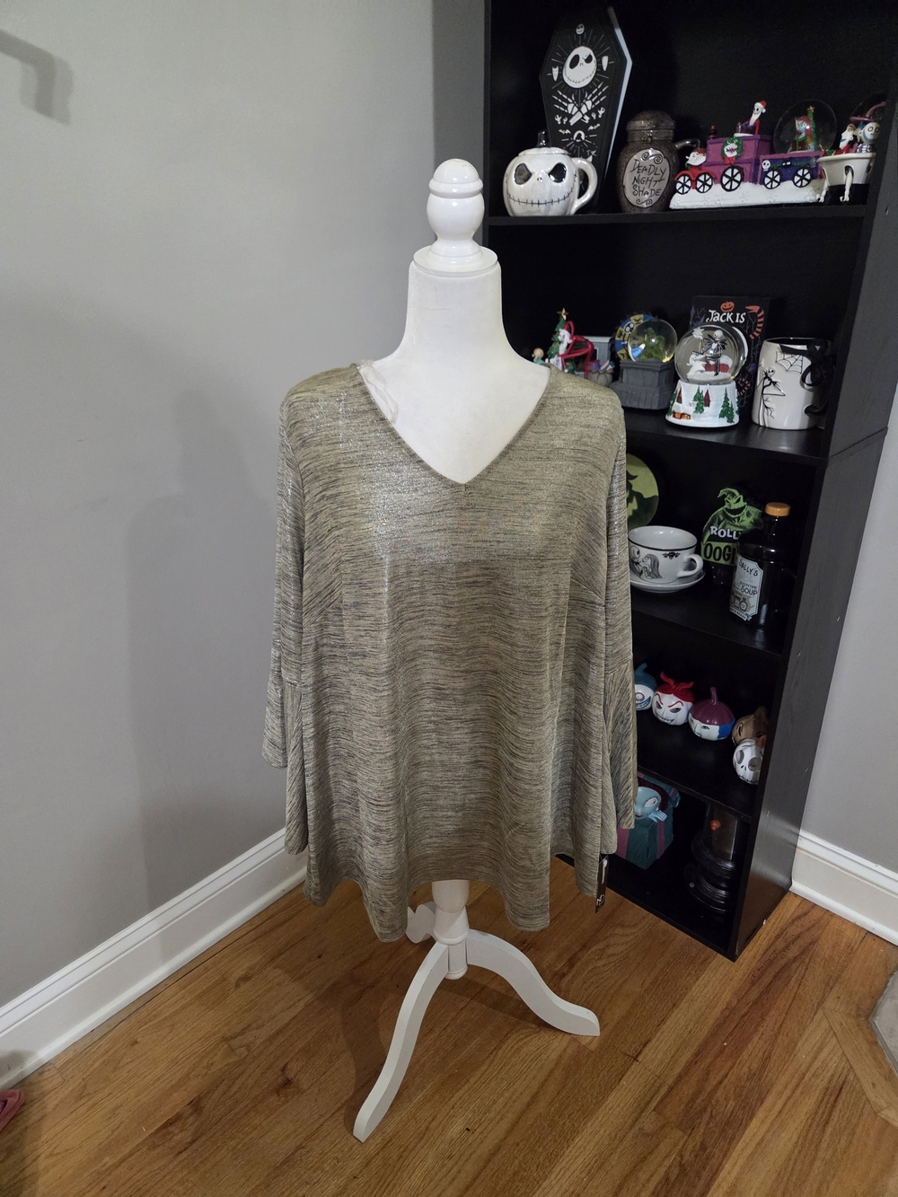 new directions Heathered Silver V-Neck Tunic Top